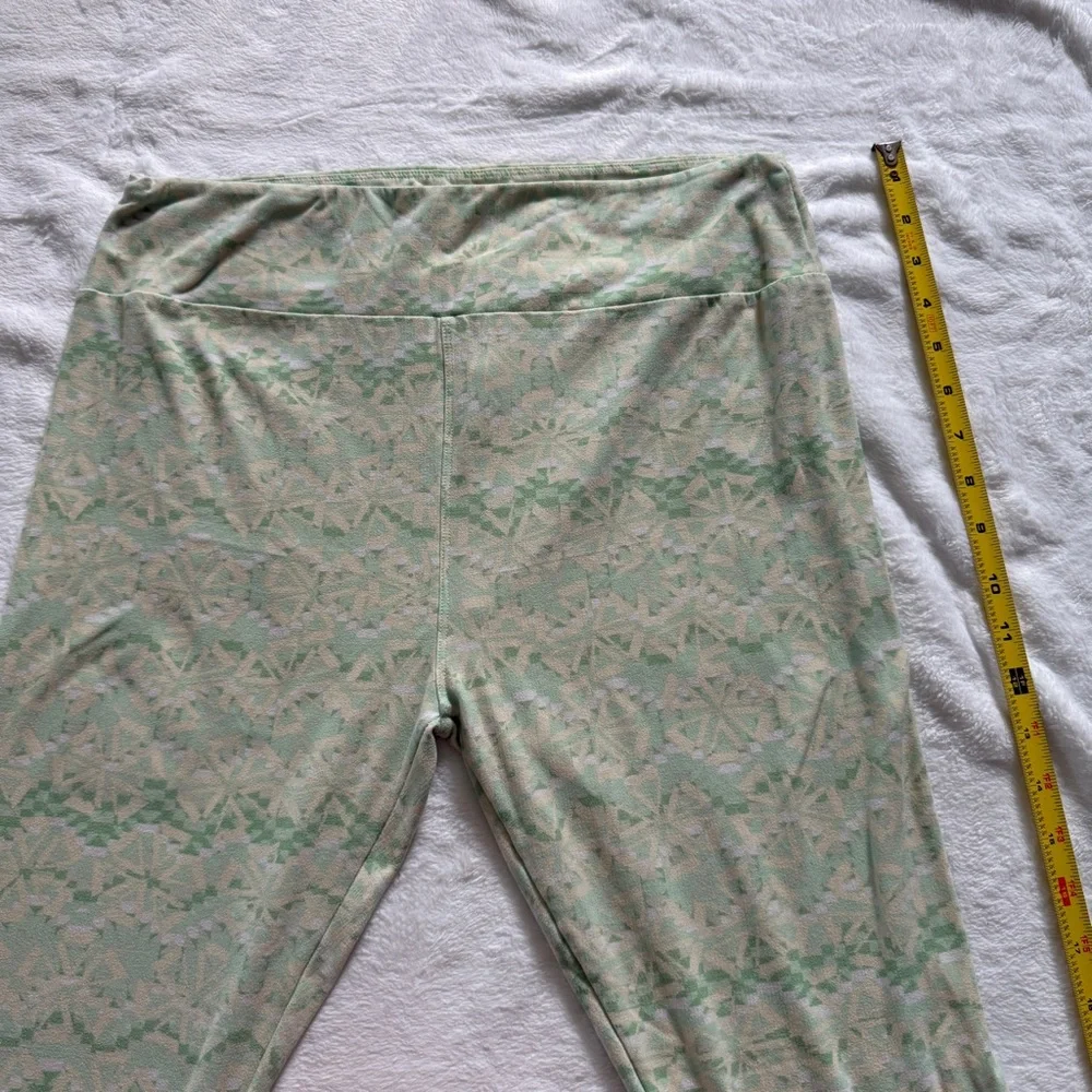 LuLaRoe Mint and Cream Patterned Leggings